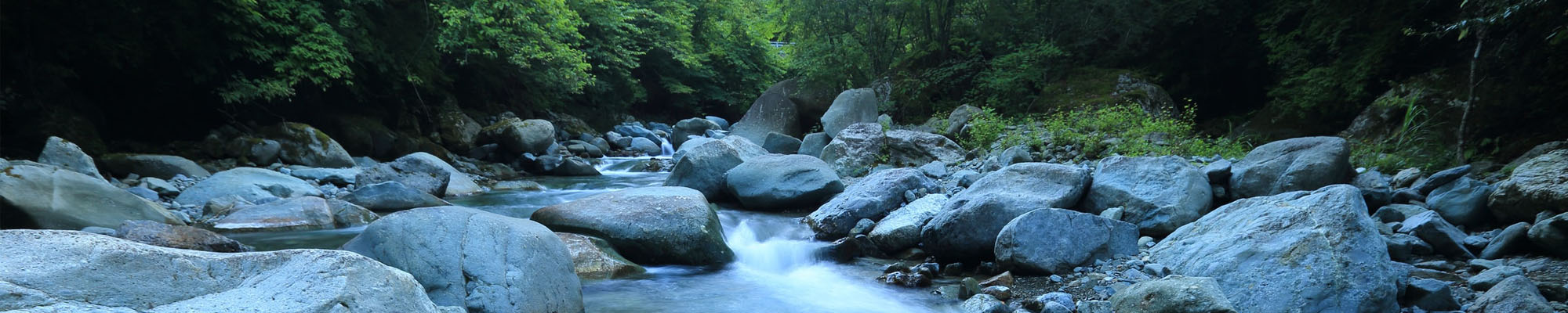 water flowing in mountains